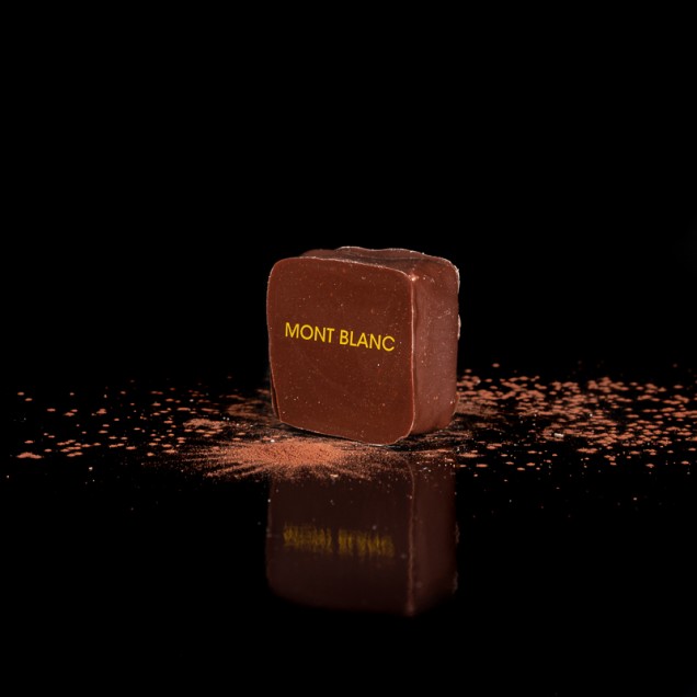 MONT BLANC : crème de marron, ganache chocolat blanc, vanille