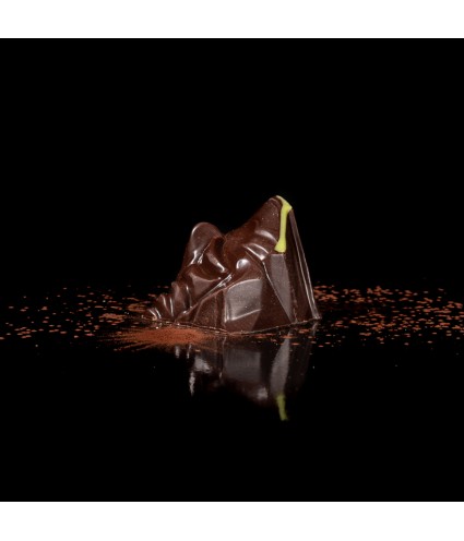 Le 4806 : Ganache chocolat noir, zestes de citron et son jus